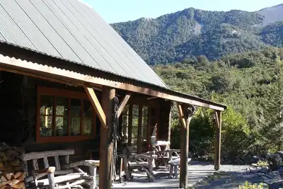 Image de Lancewood lodge, the favourite log chalet for groups and multiple families