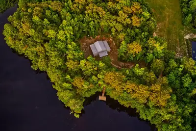 Image de Secluded Retreat With hot tub ideal to fish and relax on private pond