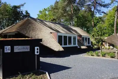 Image de Sprielderbosch 14 Luxury holiday rental Veluwe, located on a holiday park