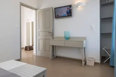 Image de Platinum Paros Villa | 2 Bedroom Villa | Access to Pool & Amazing Sea Views | Parasporos