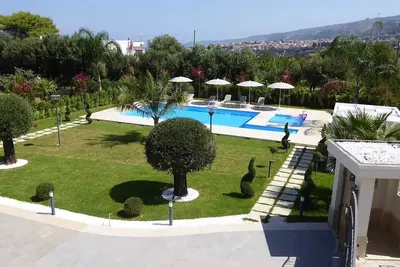 Image de The Abode of Angels Apartment 3 Angel Raphael 2 places