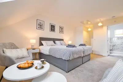 Image de 🌟Modern, Spacious Townhouse Close To City Centre🌟