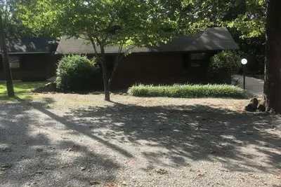 Image de Twelve Oaks Resort - 1/4 mile from Lake Norfork Marina
