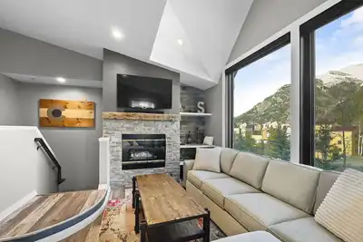 Image de Newly Renovated, Slope-Side Walk-In/Out, Top Floor, Ten Mile Range Views - Er4
