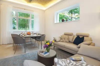 Image de Small palace - pure luxury near the beach
