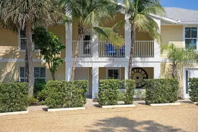 Image de 3 Bedroom/3 Bath Townhouse - Unit 2