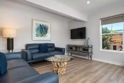 Image de Sunny 1br/1ba Ground-Level Villa, Walk to Beach, Full Kitchen, Private Patio