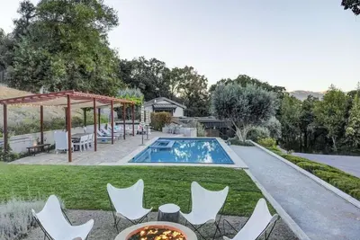 Image de Family Fun in Glen Ellen: Pool, Hot Tub & Pickleball!