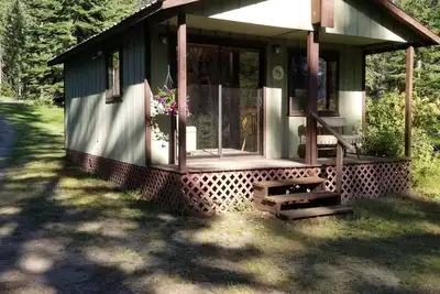 Image de Charming Riverside Retreat - Cliff Cabin
