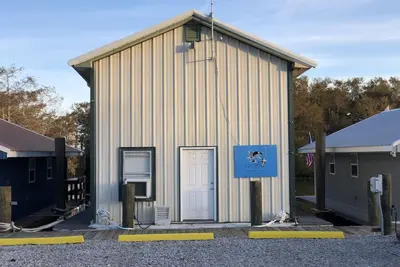 Image de Get Bent Lodge - A Cypress Cove, Venice La houseboat With Starlink Wifi!