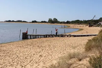 Image de Maison sur un site classé, vue mer, à 500 mètres du port et des commerces.