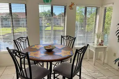 Image de Bk-near Beaches and Img, Pool, Tennis, Pickleball, Shorewalk condo 2 Bedroom/2 Bath lake view