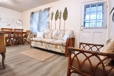 Image de ** Surf Shack / Reserved Beach Parking Included **