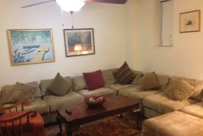 Image de Large beautiful Studio, Private Entrance, En-suite Bath, private Kitchenette