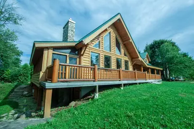 Image de Luxury Lakefront Property w/ private beach