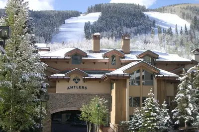 Image de Diamond 4-Bedroom Steps from Gondola with pool access & daily housekeeping