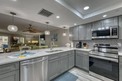 Image de Newly remodeled 1st Floor Pool/Oceanview condo
