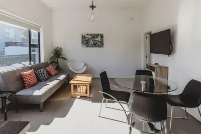 Image de Devon Central Apartment - stylish 2 Br Cbd pad