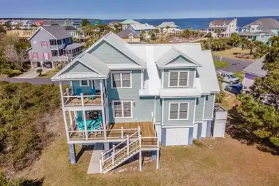 Image de Immaculate Low Country Oasis on Harbor Island