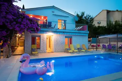 Image de Maison près de la mer avec la piscine Seget Vranjica, Trogir (K-9430)