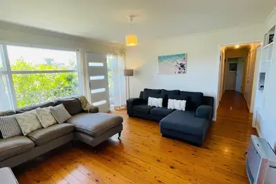 Image de Free night on us this winter at Relaxed Coastal Retreat