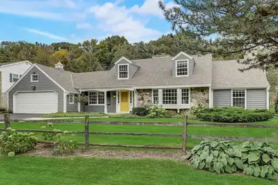 Image de Fox Point Glendale Exceptional North Shore Home