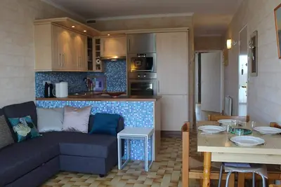 Image de Port-la-Nouvelle - Appartement traversant 6 couchages avec balcons, parking et proche plage