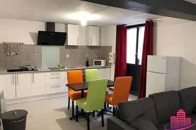 Image de Studio Meublé Et équipé Idéal Pour Déplacement