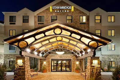 Image de 2 Bedroom Suite | Free Breakfast. Pool & Hot Tub. Your Next Trip!