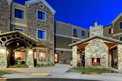 Image de 2 Bedroom Suite Close to Salt Palace Convention Center! Free Breakfast Buffet. Pool, Hot Tub & Waterslide Access.