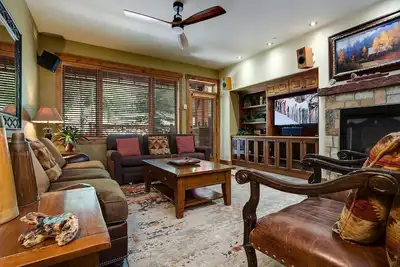 Image de El5108 | Gorgeous Condo | Private Hot Tub | 4 Pools | 10 Hot Tubs| Air Chilling