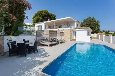 Image de Large villa with pool, walking distance to the old town.