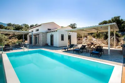 Image de Special Offer! Villa Uncommon Loulou with Private Pool, 2 min away from the beach
