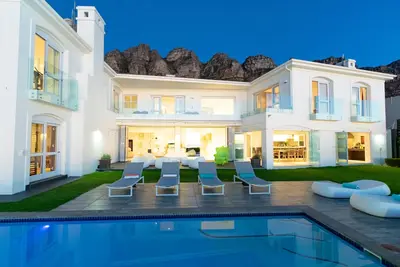 Image de Spectacular Villa in Camps Bay - Panoramic Views & Heated Saltwater Pool