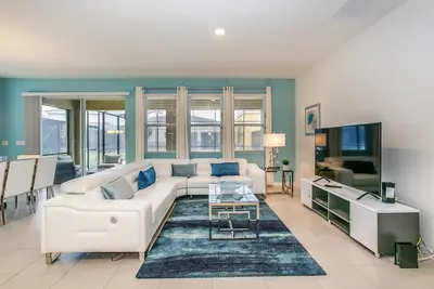 Image de Spacious 5 Bed Game Spa Pool Home in Solterra Resort