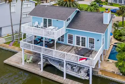 Image de Waterfront Jamaica Beach 3/2. 5 Bay Home with Private Pool
