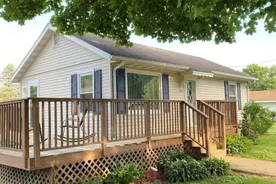 Image de Rejoice Inn- Private Home- All Yours! ! ! In a quiet town on a large lot! New Bath