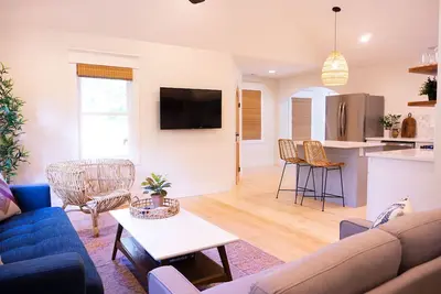 Image de Pecan Paradise: near Beach & Downtown!
