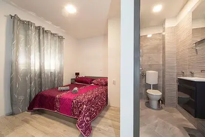 Image de Appartement de deux chambres prés de la plage Igrane, Makarska (A-18405-a)