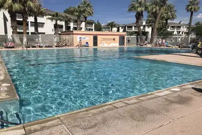 Image de Opulent Desert Oasis @ Las Palmas Resort