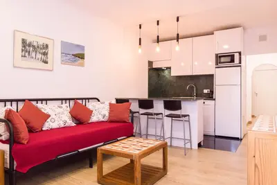 Apartment with private balcony, A/C and Wifi