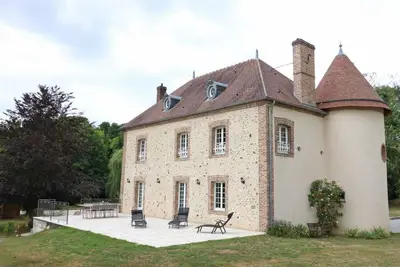 Image de Maison de charme avec tour, jardin arboré et étang à Bizou - 6 pers, tout équipé, WiFi, terrasse