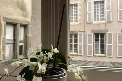 Image de Grande maison médievale au centre de Laval