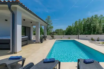 Image de Maison de vacances privée avec climatisation, Wifi, piscine privée, Tv, terrasse, parking