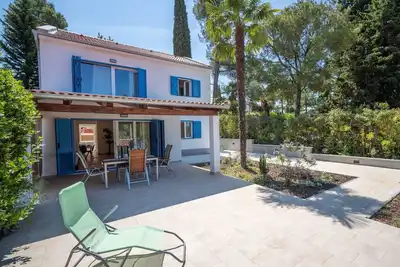 Image de Belle maison de vacances privée avec Wifi, climatisation, Tv, terrasse, animaux admis et parking