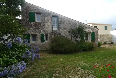 Image de maison dans village Arceau Ile D'Oleron 3 personnes maxi, pas d'animaux