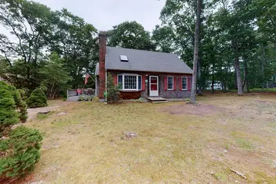 Image de Comfy Beach House with Fenced in Yard, Outdoor Shower & Private Gas Grill