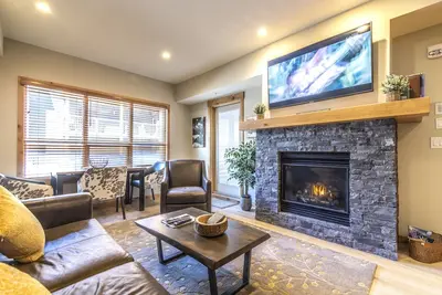 Image de Luxurious Condo in the Heart of Canmore