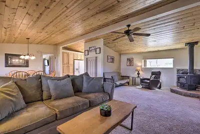 Image de Rustic Bullhead City Retreat w/ Porch & Views