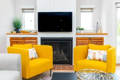 Image de Discover A Buena Vista on Bald Head Island with stunning views and island vibes.